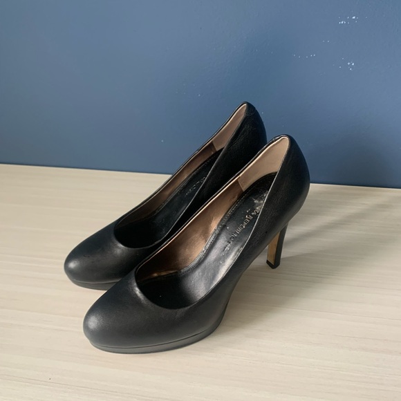 🌺 BANANA REPUBLIC LEATHER PUMPS - Picture 4 of 9